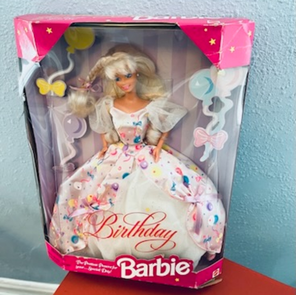 Vintage Birthday Barbie Mattel 1992